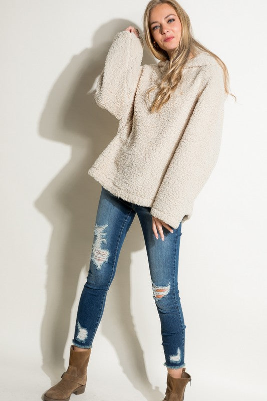 FUZZY FAUX FUR OVERSIZED SWEATSHIRT