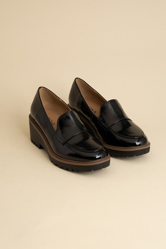 Smart Loafers in Black or Cognac Brown