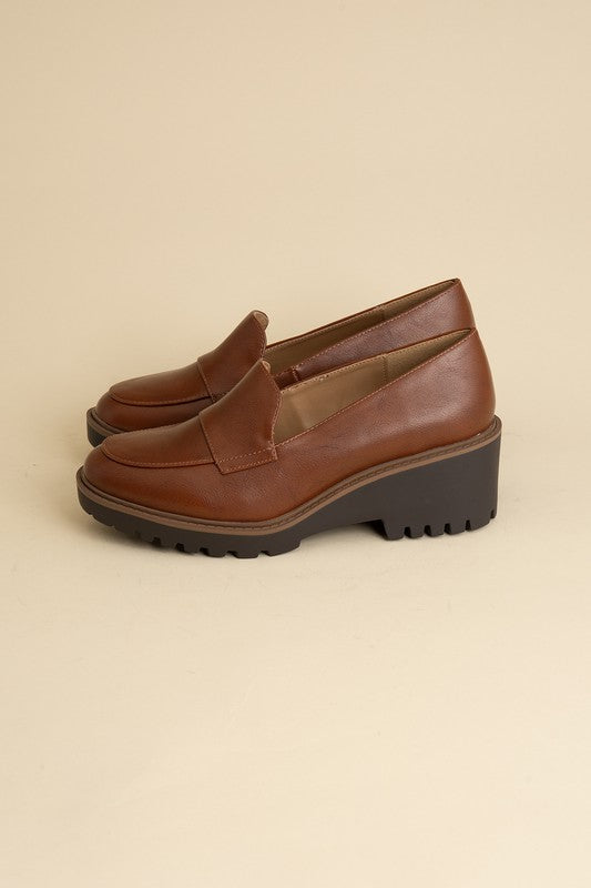 Smart Loafers in Black or Cognac Brown