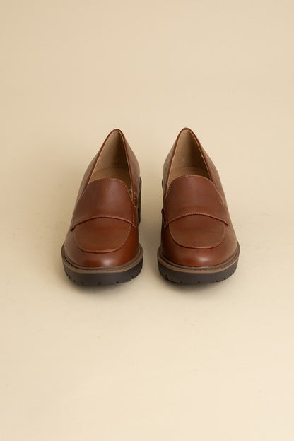 Smart Loafers in Black or Cognac Brown