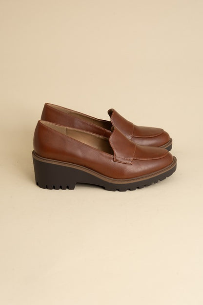 Smart Loafers in Black or Cognac Brown