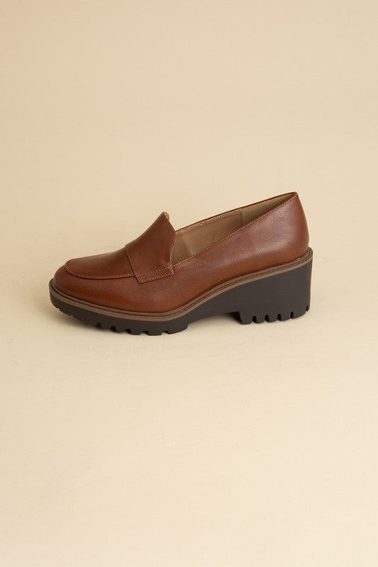 Smart Loafers in Black or Cognac Brown