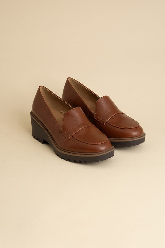 Smart Loafers in Black or Cognac Brown